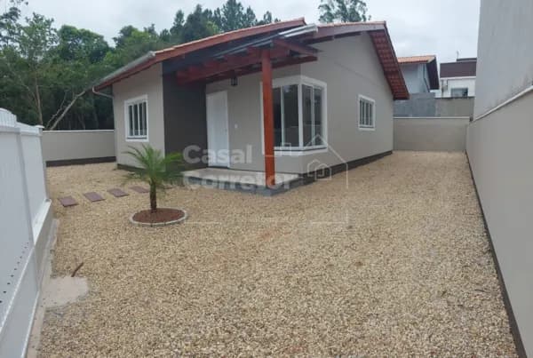 CASA DE 80M² COM 3 DORMITÓRIOS SENDO 1 SUÍTE