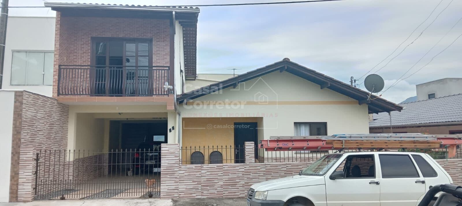 CASA COM 140M² E 6 DORMITÓRIOS NO BAIRRO PLANALTO