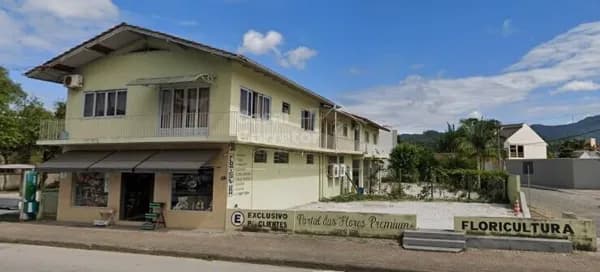 TERRENO DE 749M² COM VIABILIDADE PARA CONTRUÇÃO DE PRÉDIO