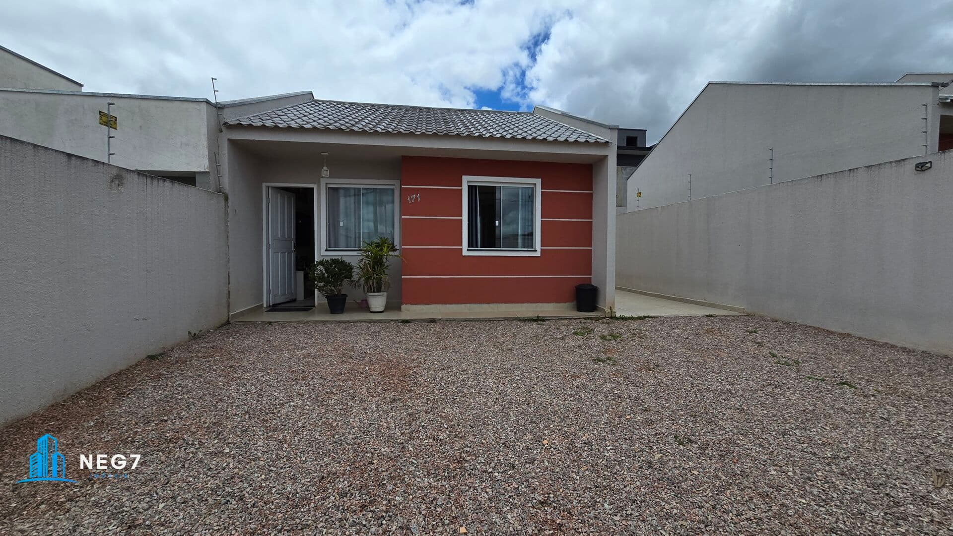 🏡 Casa à venda com excelente aproveitamento de terreno – pronta para morar!