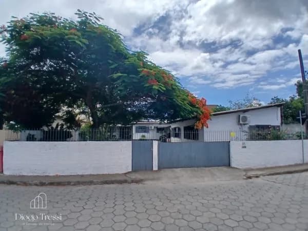 Casa em Florianópolis - São João do Rio Vermelho