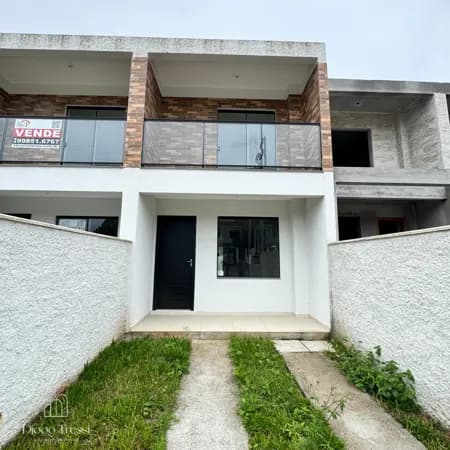 Sobrado em Florianópolis - São João do Rio Vermelho