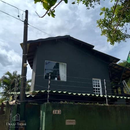 Casa com Dois Duplex com 295m² a 1200m da praia