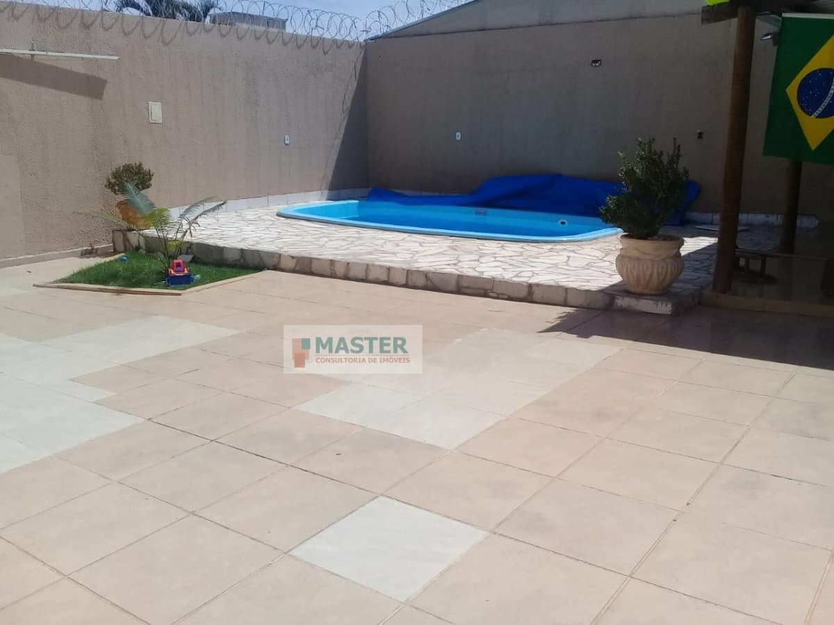 Casa Padrão para Venda em Santa Mônica Uberlândia-MG