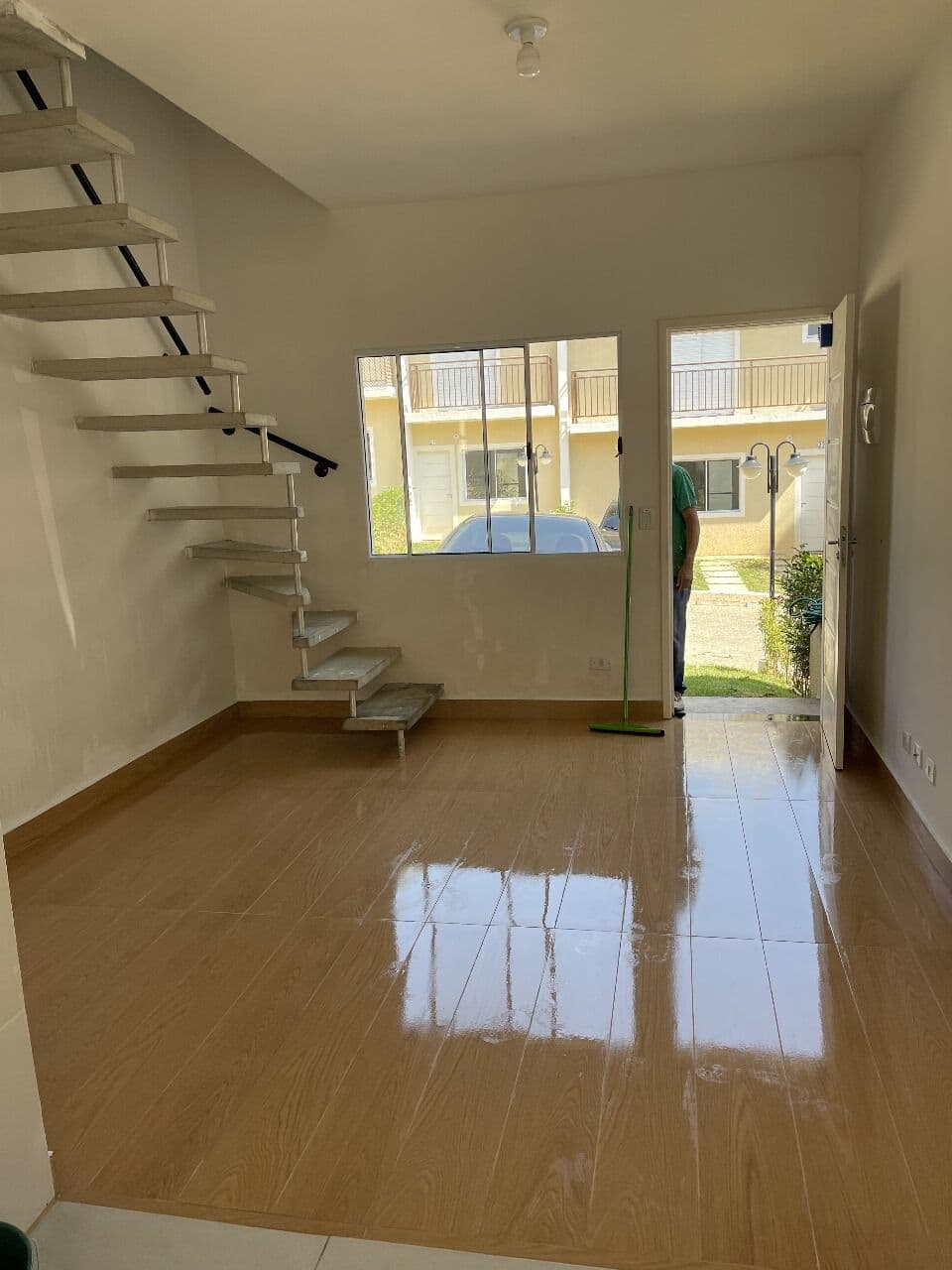 Casa com 2 dormitórios à venda no bairro Chácara Ondas Verdes em Cotia com 60m² e 1 vaga de carro próximo ao Shopping Granja Vianna
