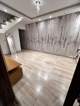 Casa com 2 quartos à venda no Bairro Jardim Petropólis em Cotia com 205m² e 2 vagas de carro próximo à Centro comercial