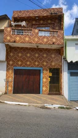 Casa com 2 quartos à venda no Bairro Bela Vista em Osasco com 220m² com 1 vaga para carro próxima ao Supermercado Lopes e Avenida dos Autonomistas