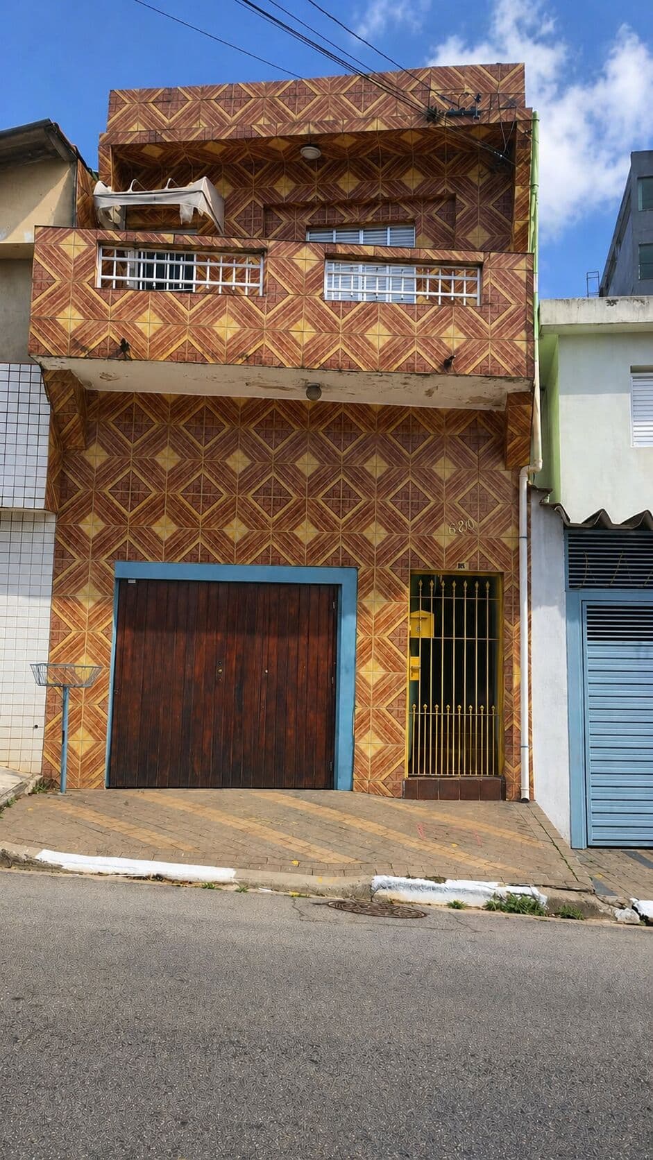 Casa com 2 quartos à venda no Bairro Bela Vista em Osasco com 220m² com 1 vaga para carro próxima ao Supermercado Lopes e Avenida dos Autonomistas