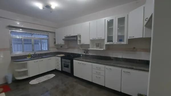 Casa com 3 quartos à venda no Pestana em Osasco 400m2 com 1 vaga de carro, rua paralela a Avenida Pedro Pinho