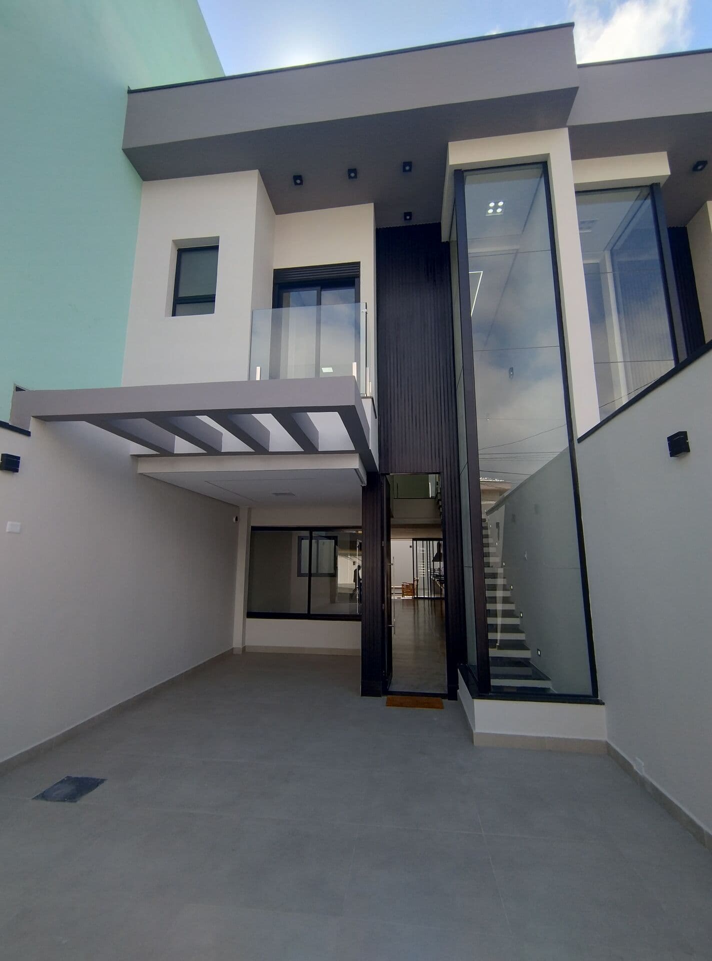 3 suítes - Sobrado Moderno - Alto Padrão - Fino Acabamento - Vila Alzira