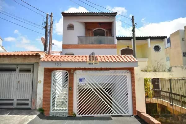 SOBRADO – 3 SUIÍTES/ 6 VAGAS