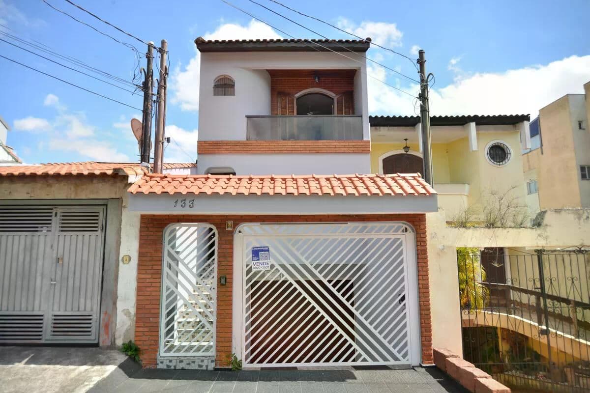 SOBRADO – 3 SUIÍTES/ 6 VAGAS