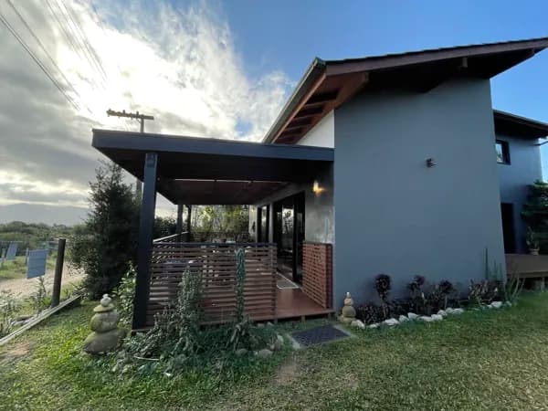 Casa à Venda com escritura pública na Praia do Rosa - SC