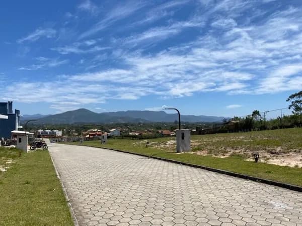 Terrenos no Condomínio Docas do Rosa com Escritura