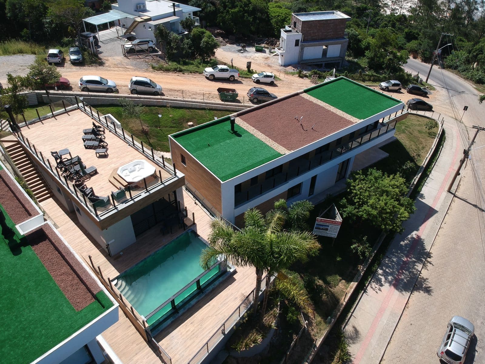 Casa em Condomínio de Alto Padrão com vista do mar a 100m da praia