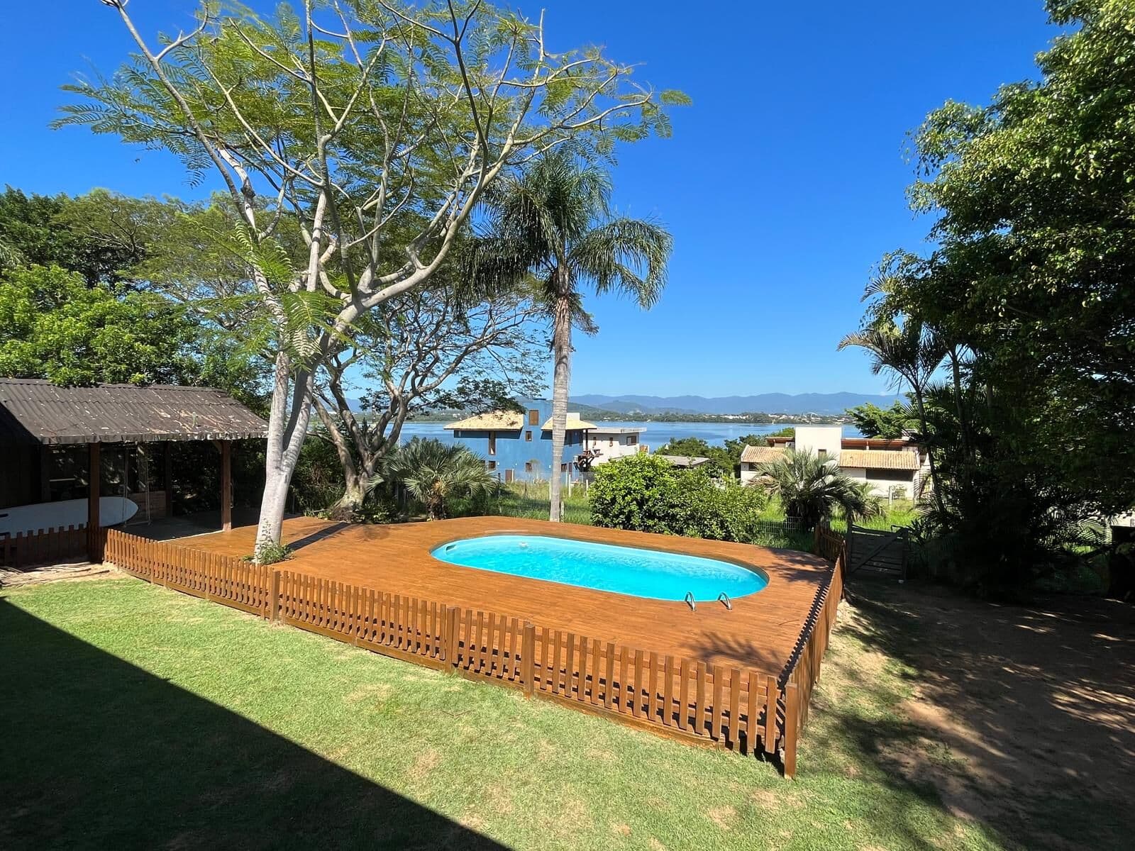 Casa à Venda com vista para Lagoa na Praia do Rosa