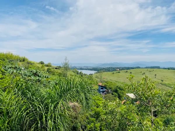 Terreno na Praia do Rosa com 3.500m2 no Caminho do Rei com vista da lagoa