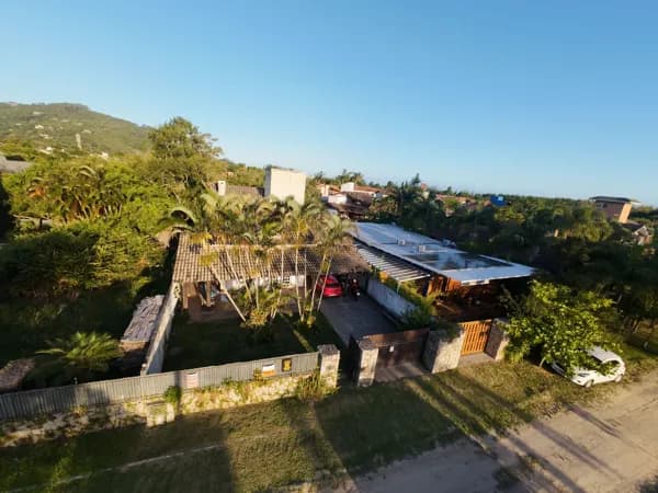 Casa à venda na Praia da Ferrugem – Garopaba/SC