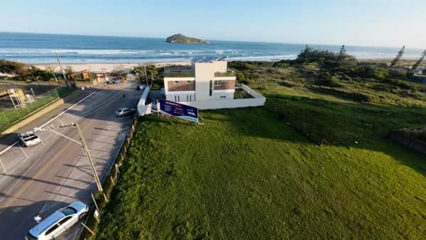 Terreno à Venda a 50 metros do Mar na Praia da Vila - Imbituba SC