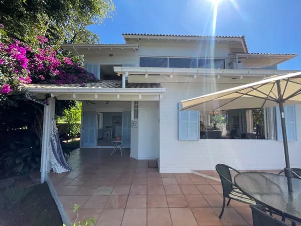Belíssima Casa à Venda em Garopaba SC
