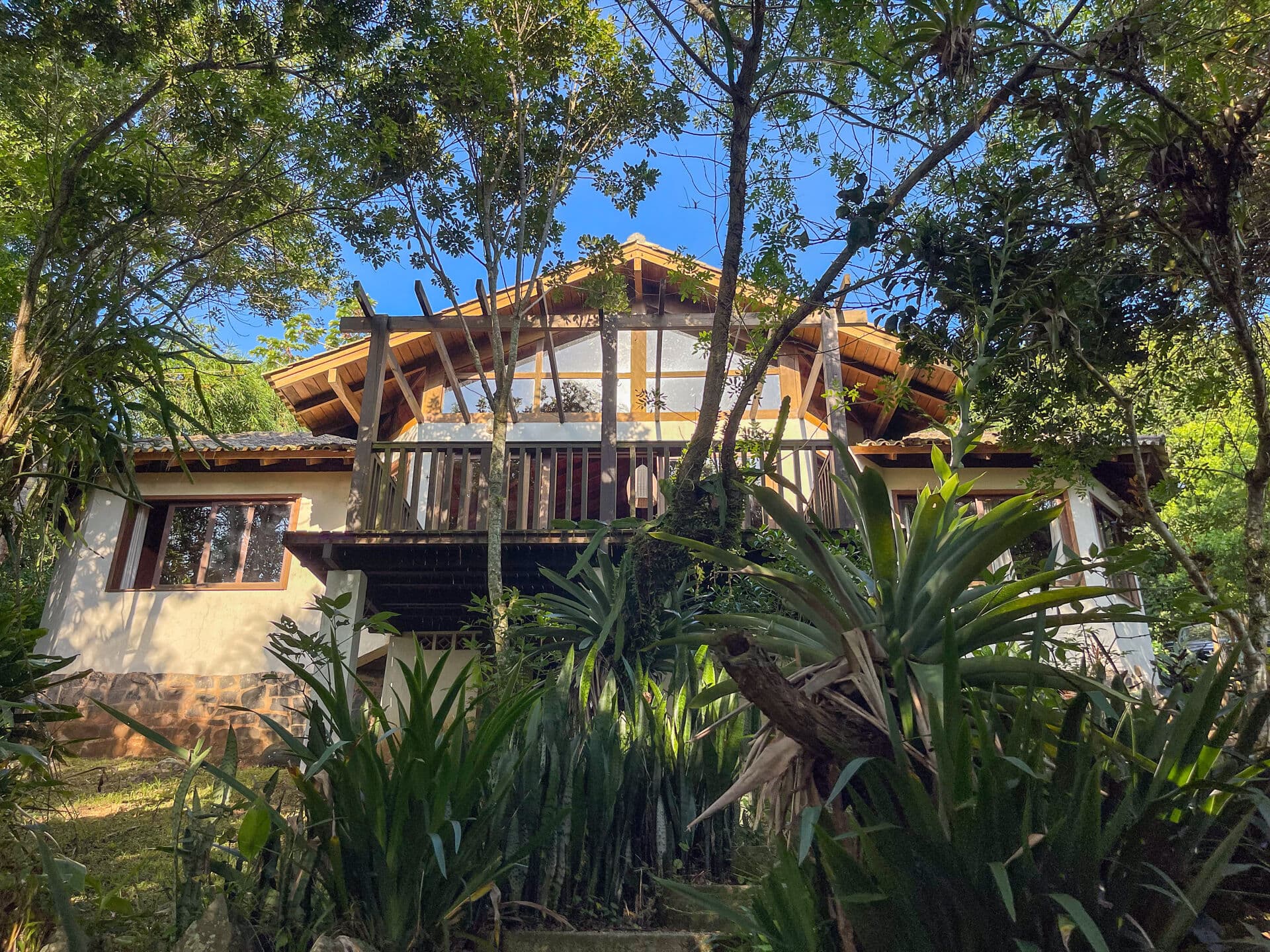 Casa Alto Padrão Rústico na Praia do Rosa SC