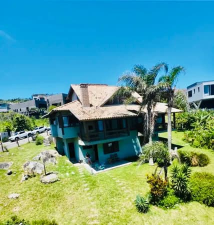 Imóvel frente mar na Praia da Vigia com vista mar sendo 2 casas Geminadas