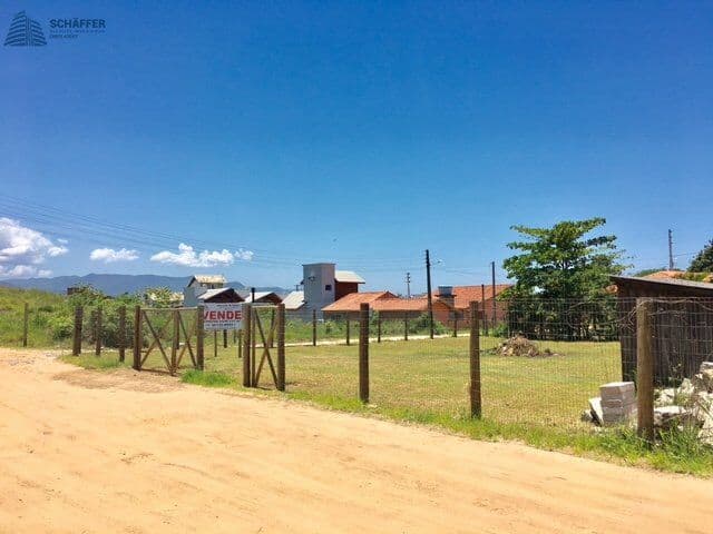 Amplo terreno no centrinho da Praia do Rosa com 753m2