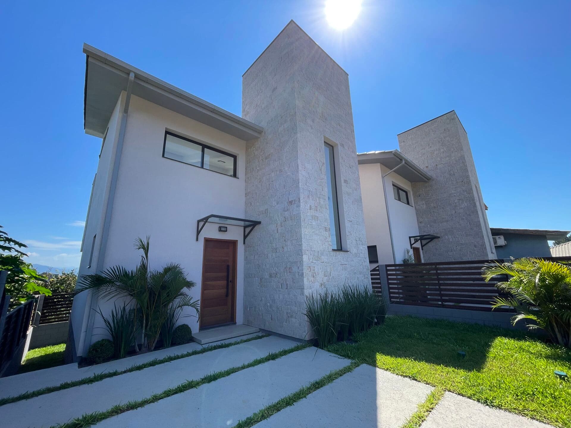 Casa nova à Venda na Praia do Rosa SC