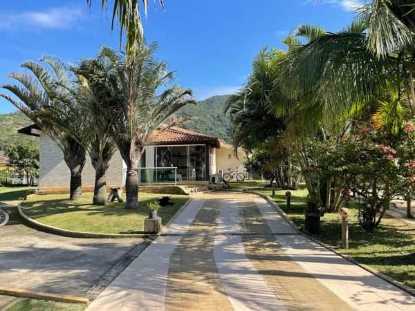 Ótima casa à venda na Ressacada com amplo terreno de 1.580m2