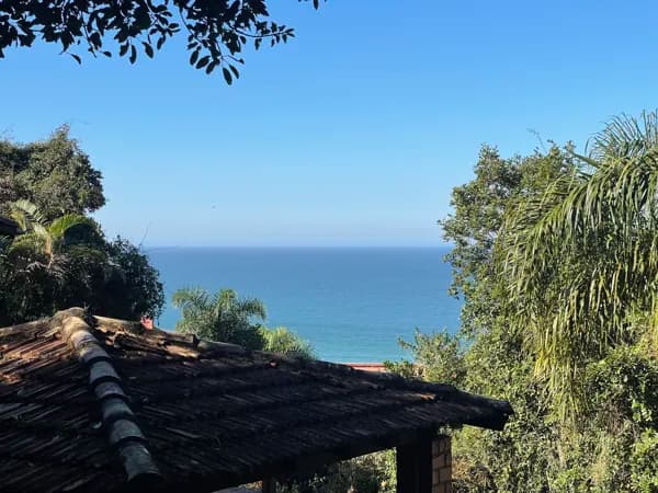 Casa à Venda Vista Mar e Terreno com 1550m² na Praia do Rosa SC