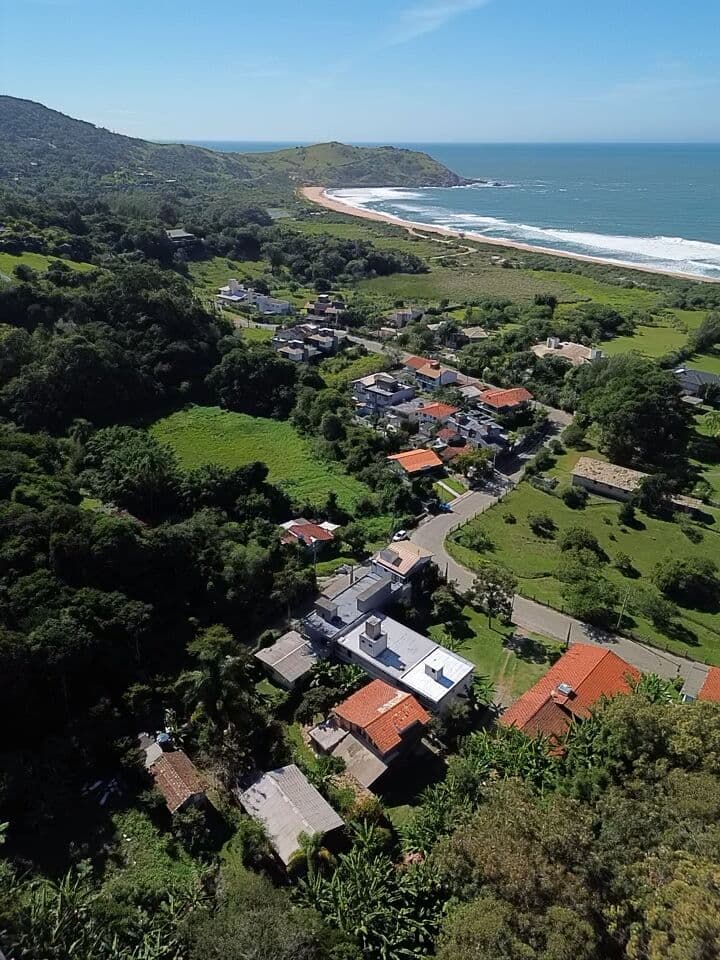 Terreno na Praia do Silveira á 300 metros do mar