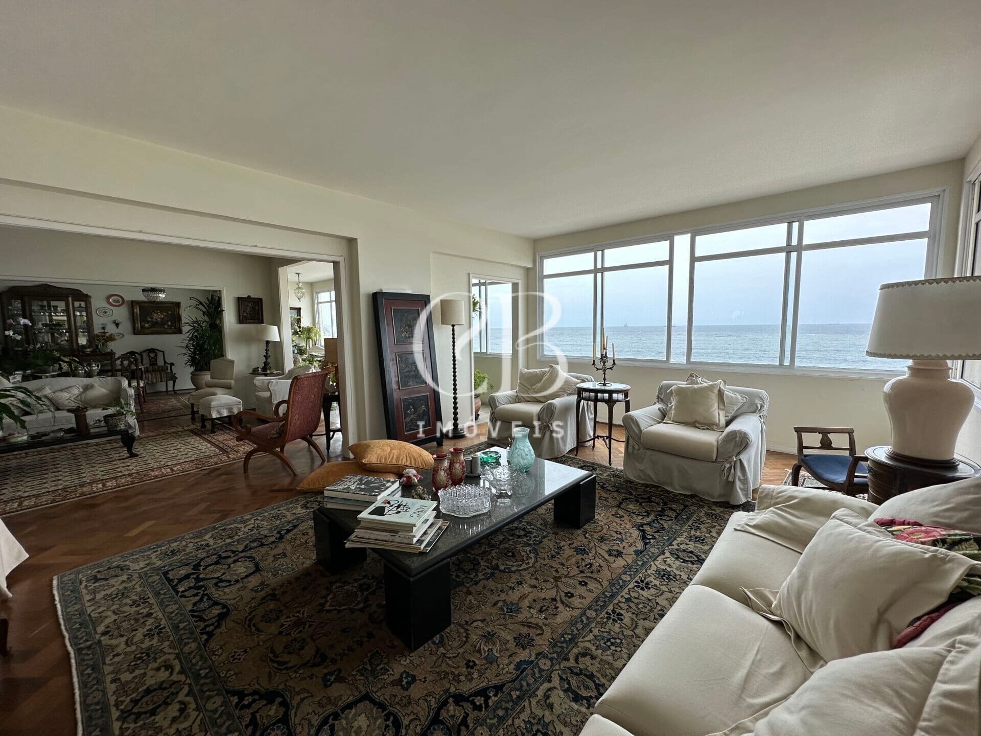 Apartamento Padrão Com Vista Mar
