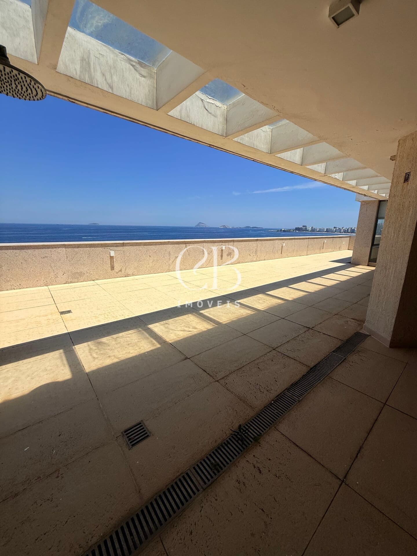 Atlântica - Cobertura Duplex - 651 m