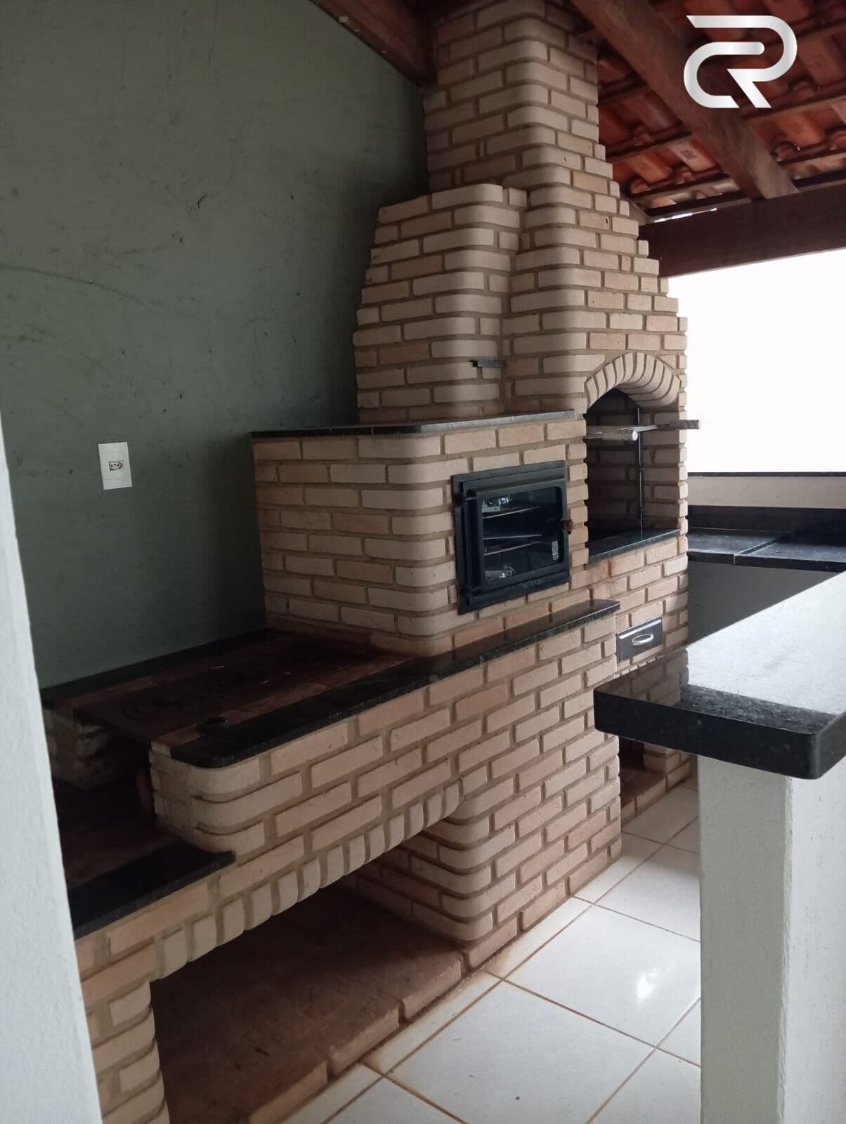 Casa Bairro Laranjeiras Excelente Estrutura