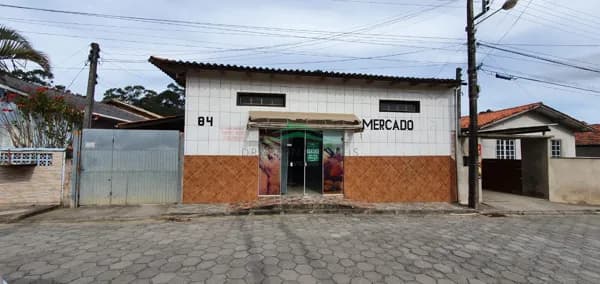 Sala comercial + 2 casas