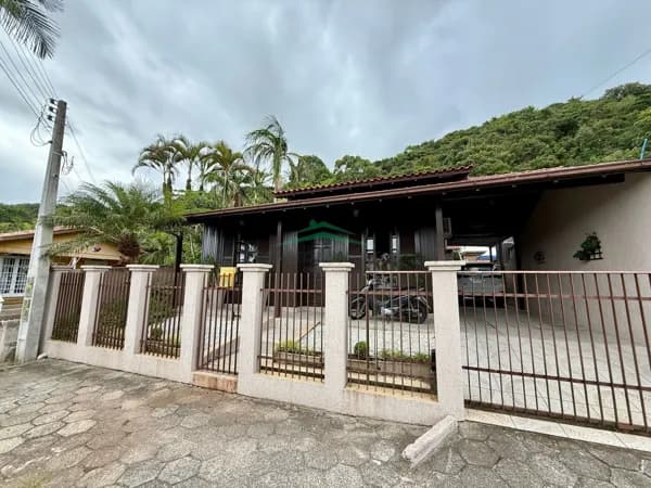 Casa com Piscina