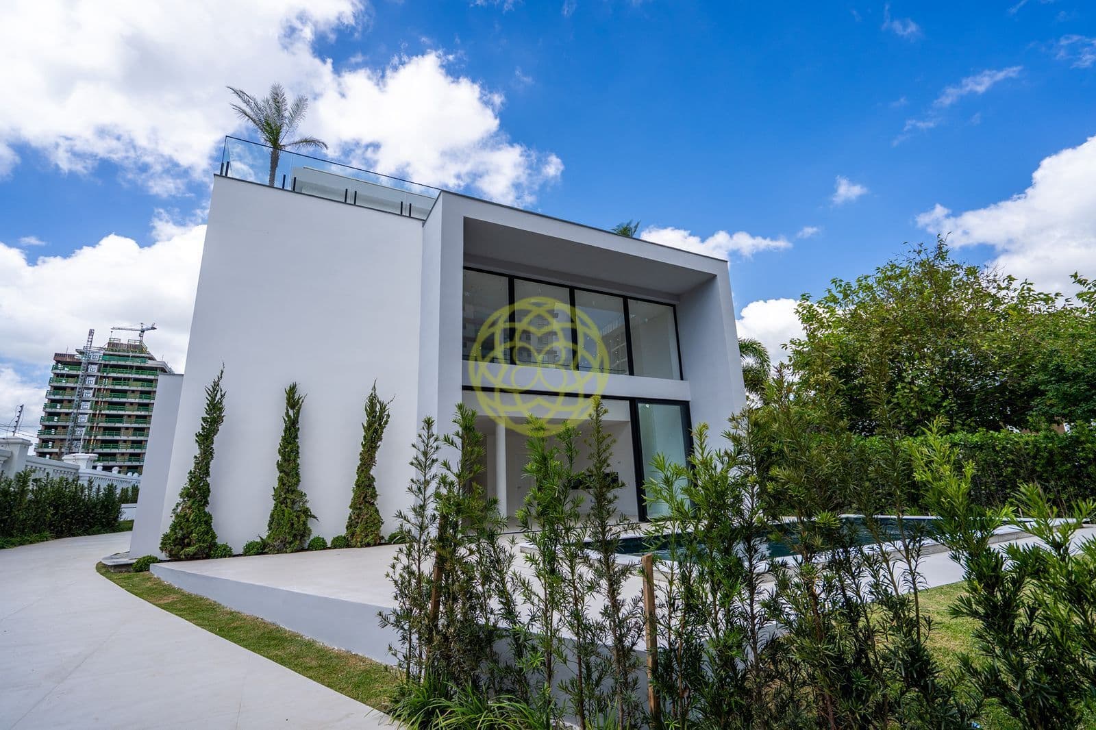 Casa Alto Padrão em Condomínio Fechado!