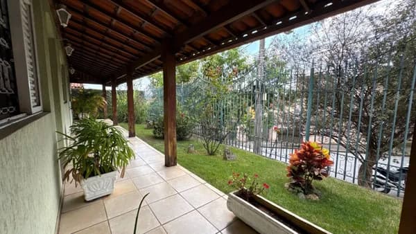 Casa em Belo Horizonte - Camargos