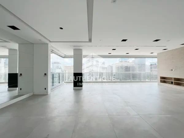 Apartamento no bairro Vila Olímpia à venda