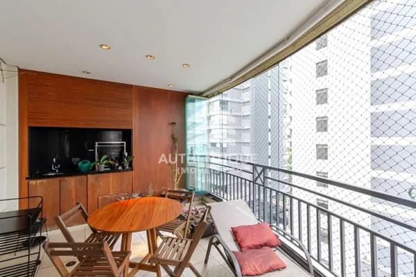 Apartamento no bairro Moema à venda