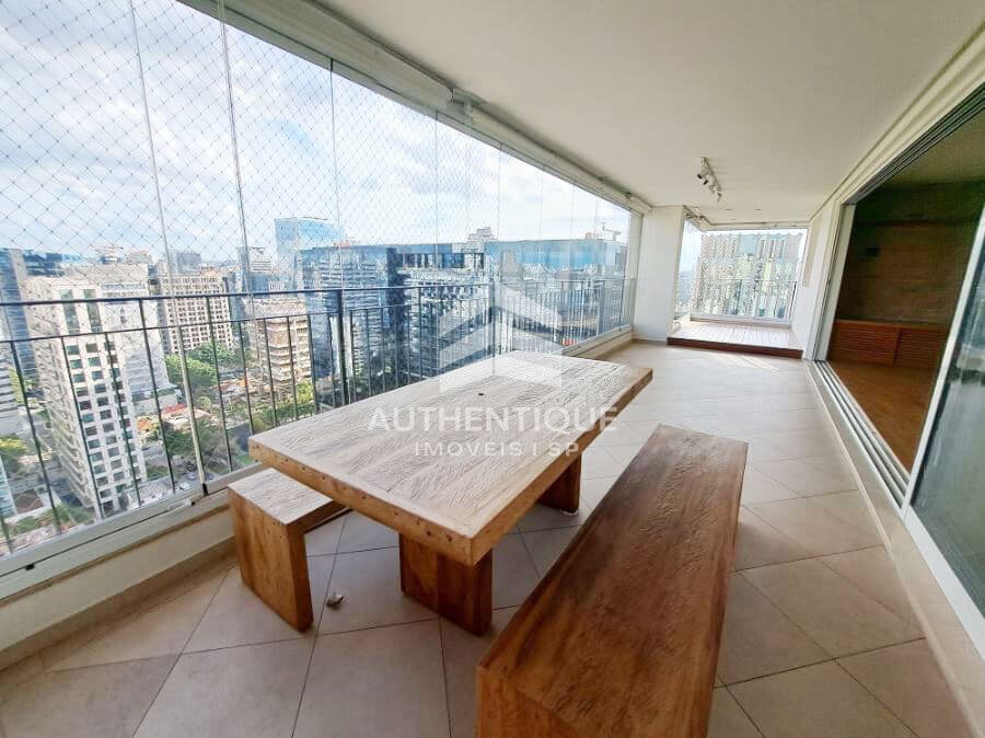 Apartamento em São Paulo - Itaim Bibi