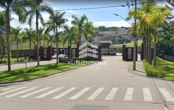 Casa de Condomínio em Santana de Parnaíba - Alphaville