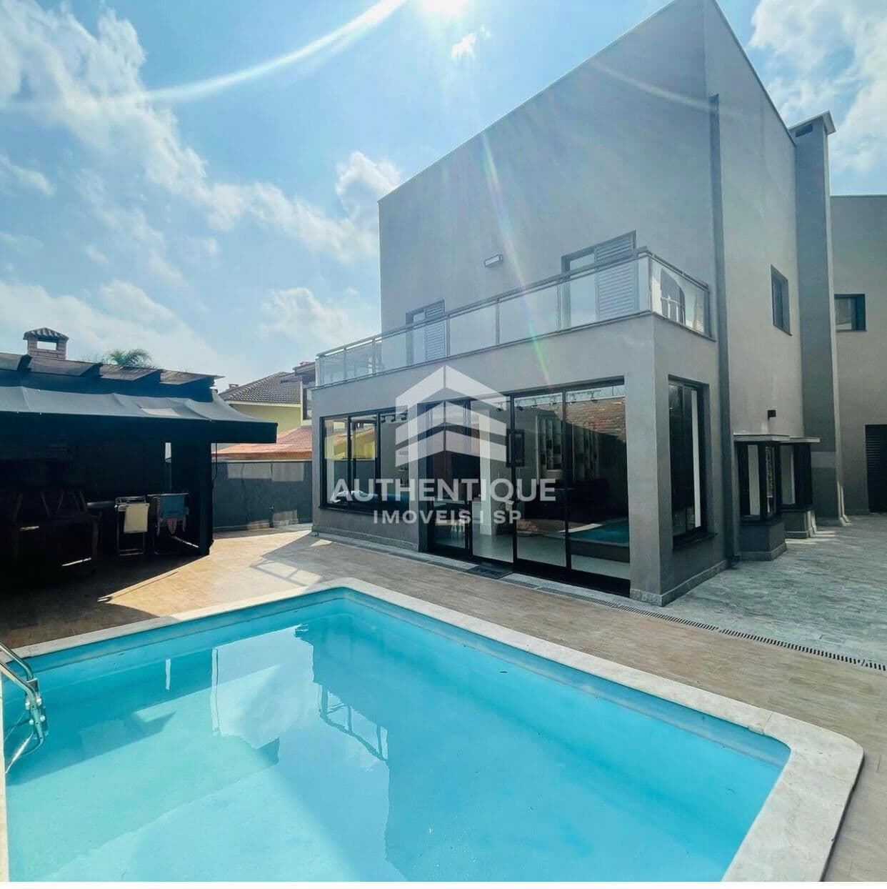 Casa de Condomínio em Santana de Parnaíba - Alphaville
