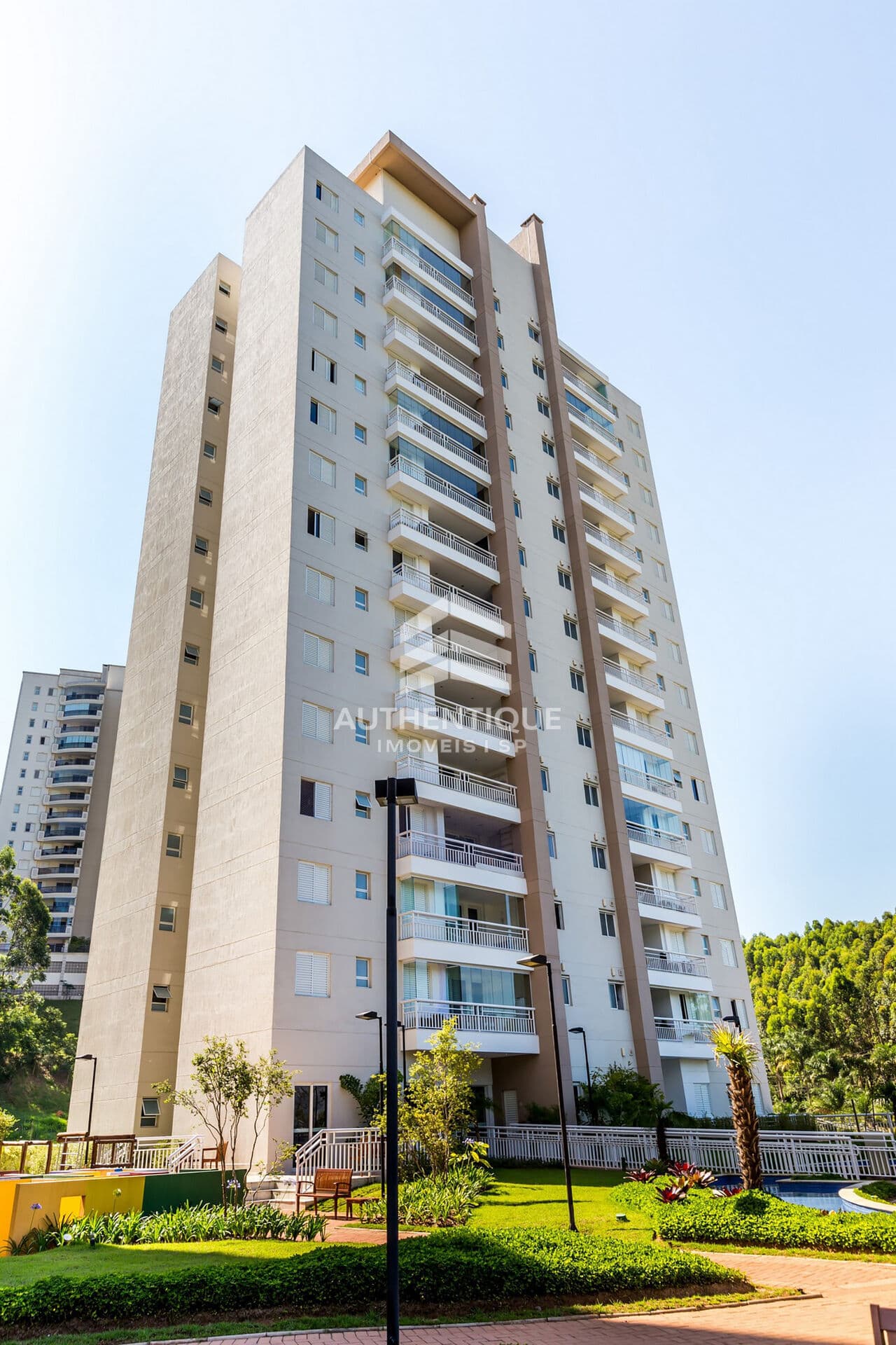 Apartamento em Santana de Parnaíba - Residencial Tres (Tambore)