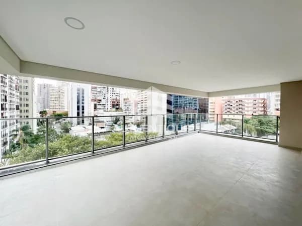 Apartamento em São Paulo - Itaim Bibi