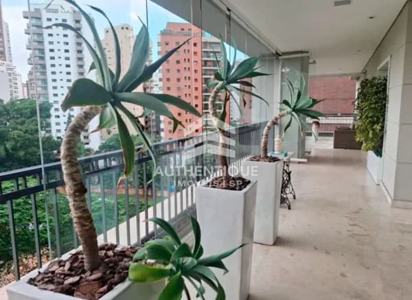 Apartamento Alto Padrão em Moema Nobre à venda