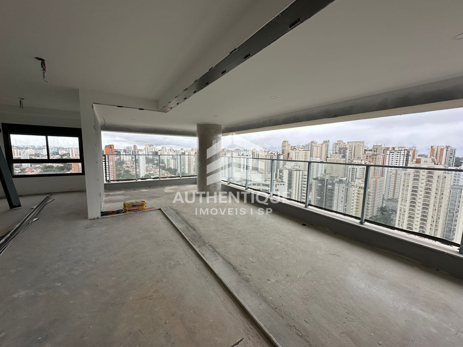 Apartamento no bairro Campo Belo à venda