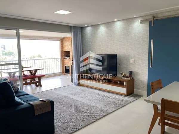 Apartamento na Vila Gumercindo à venda