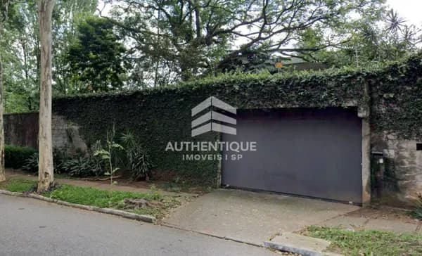 Casa no bairro Morumbi em Leilão