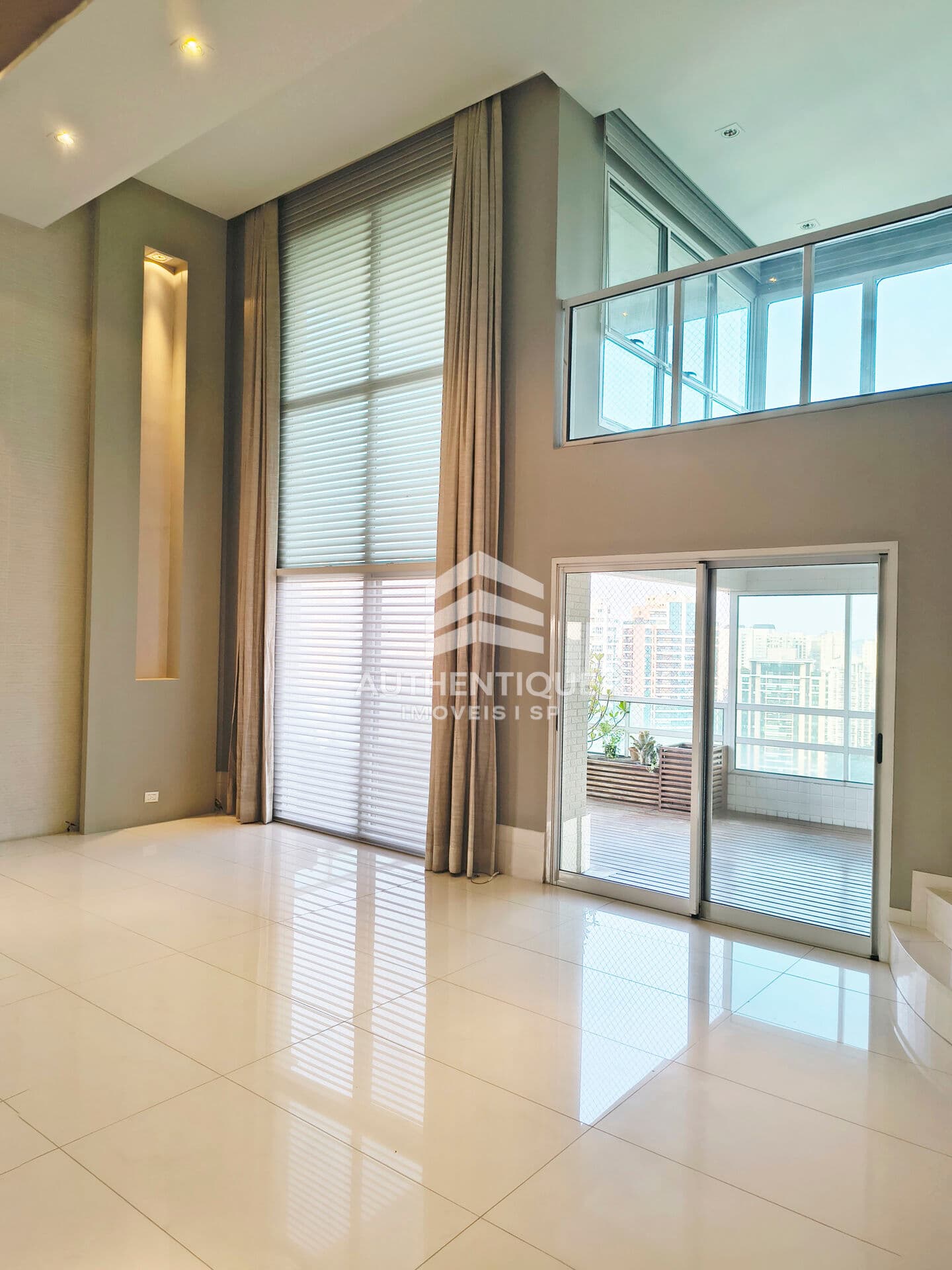 Apartamento no bairro Panamby à venda